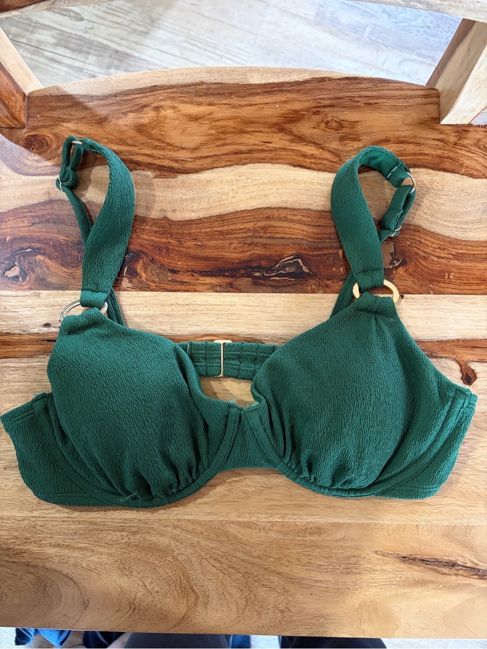 Women’s Forest Green Underwire Bra with Adjustable Straps